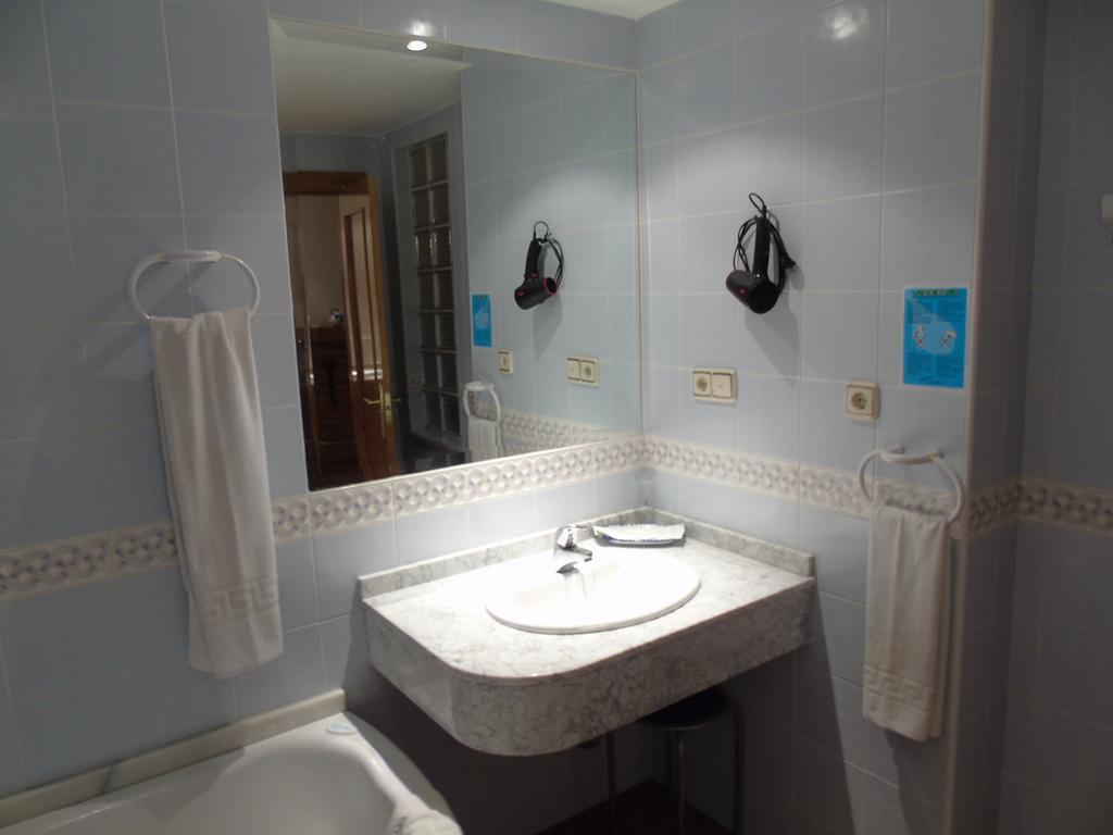 Apartamentos Turisticos Cumbres Verdes La Zubia  Δωμάτιο φωτογραφία